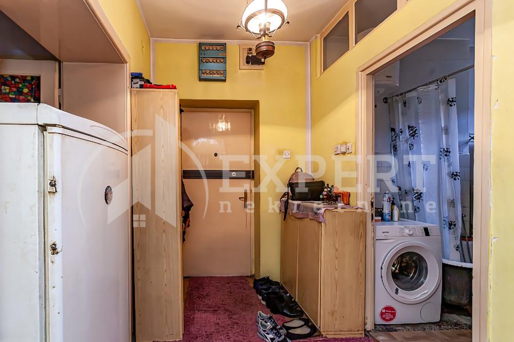 Slika 7 - Stan u zgradi, uknjižen, centralno grejanje, oglas ID p-013804