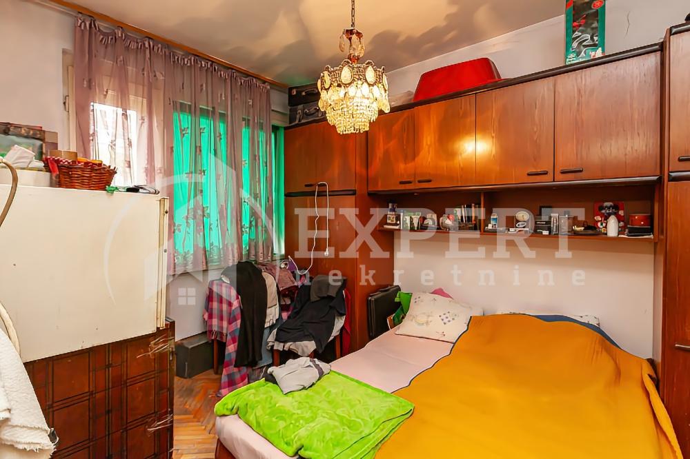 Slika 8 - Stan u zgradi, uknjižen, centralno grejanje, oglas ID p-013804