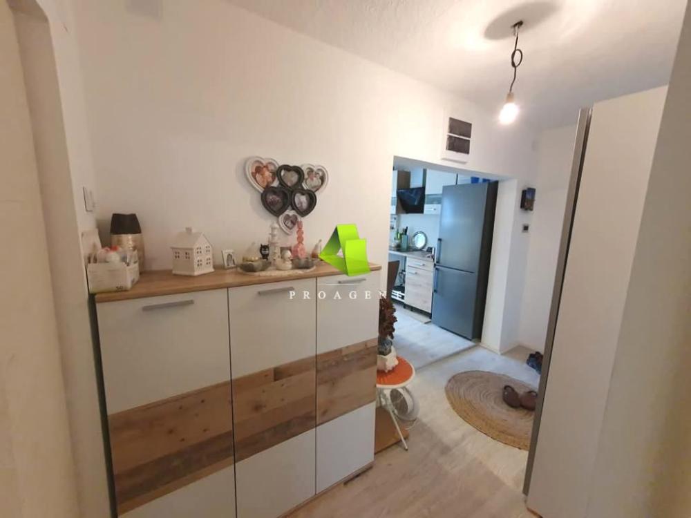 Slika 6 - Renoviran dvosoban stan sa stvarima u blizini Pravnog fakulteta ID#6336