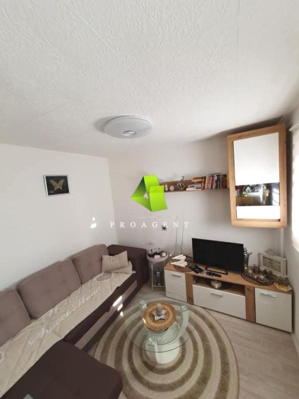 Glavna slika -Renoviran dvosoban stan sa stvarima u blizini Pravnog fakulteta ID#6336