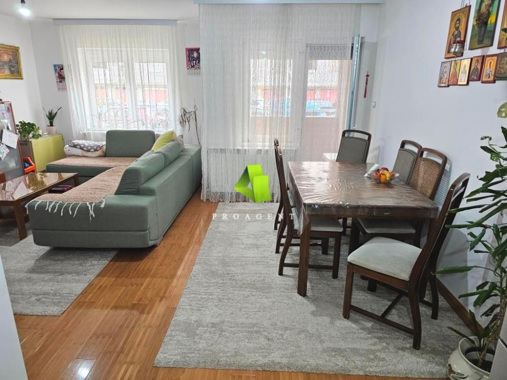 Slika 1 - Dvoiposoban stan sa stvarima u novijoj zgradi na Panteleju ID#6352