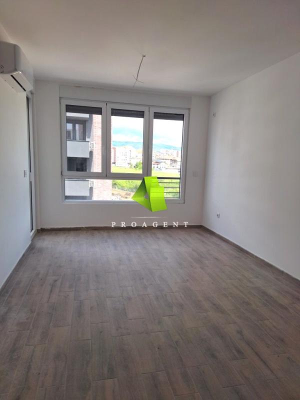 Slika 1 - Useljiv dvoiposoban stan na Panteleju ID#6419