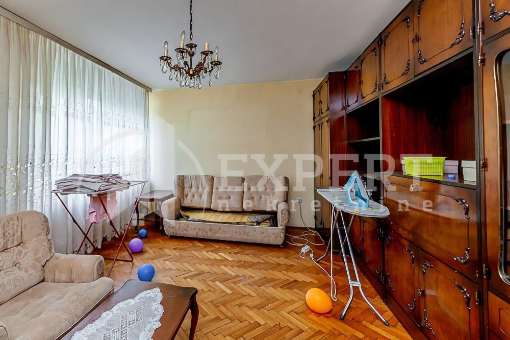 Slika 2 - Stan u zgradi, uknjižen, centralno grejanje, oglas ID p-013876