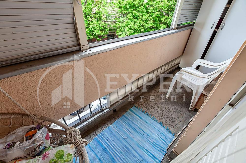 Slika 6 - Stan u zgradi, uknjižen, centralno grejanje, oglas ID p-013876