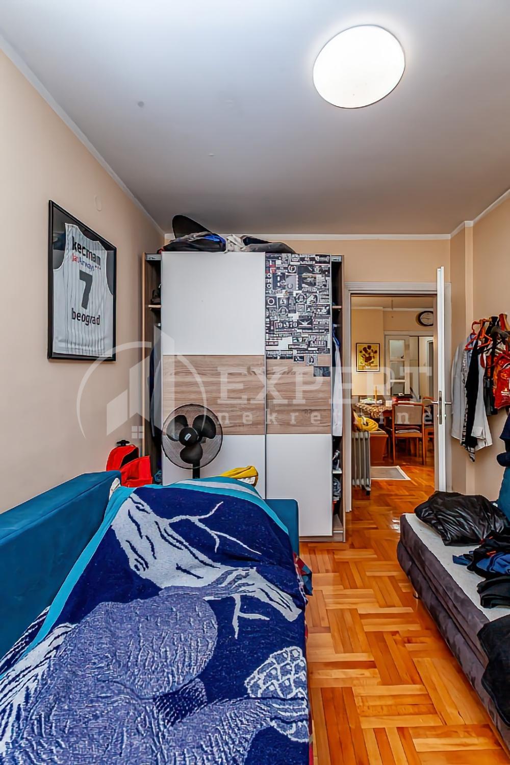 Slika 7 - Stan u zgradi, uknjižen, grejanje na struju, oglas ID p-013929