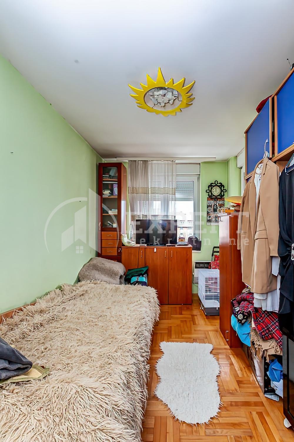 Slika 8 - Stan u zgradi, uknjižen, grejanje na struju, oglas ID p-013929