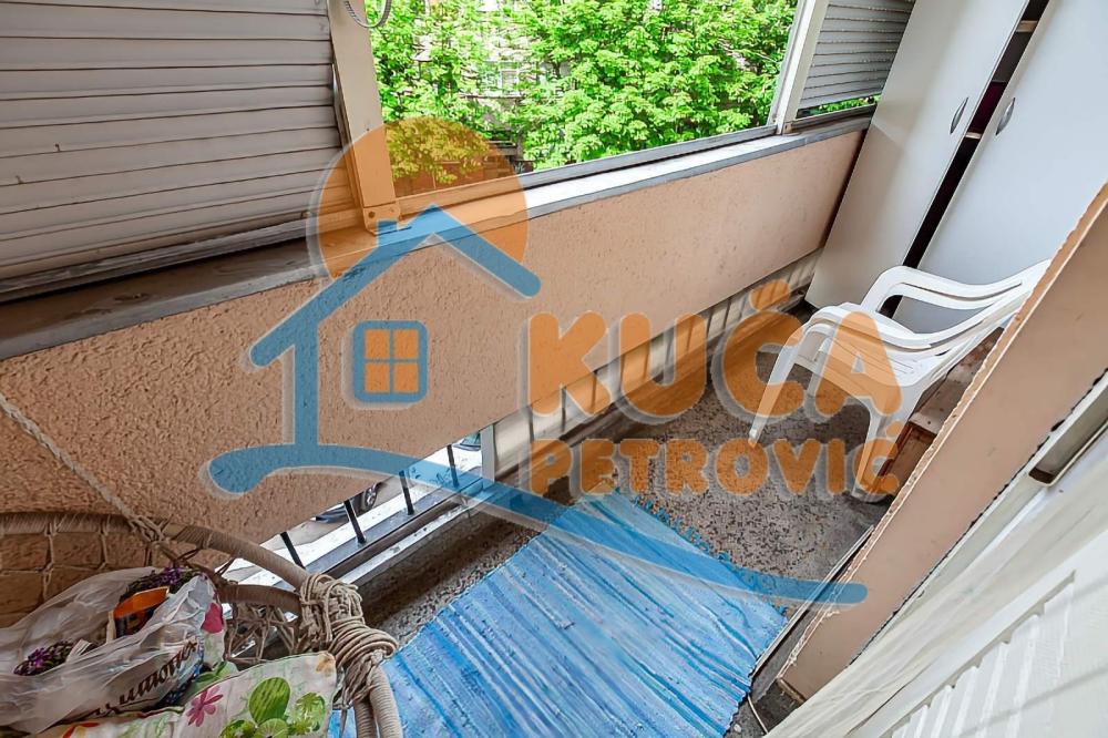 Slika 6 - Stan u zgradi, uknjižen, centralno grejanje, oglas ID p-013876