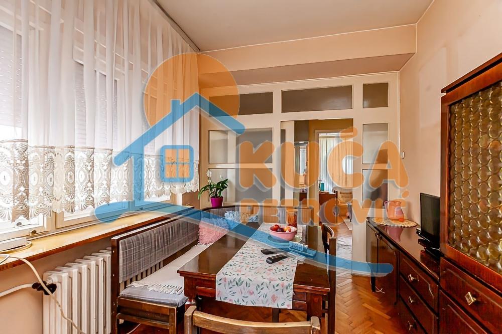 Slika 1 - Stan u zgradi, uknjižen, centralno grejanje, oglas ID p-013876