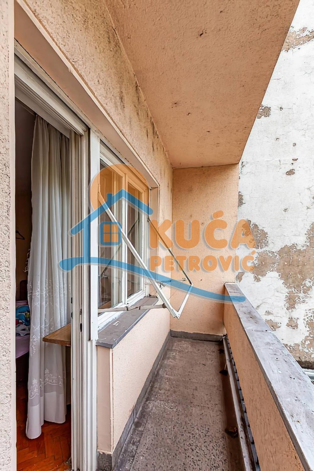 Slika 7 - Stan u zgradi, uknjižen, centralno grejanje, oglas ID p-013876