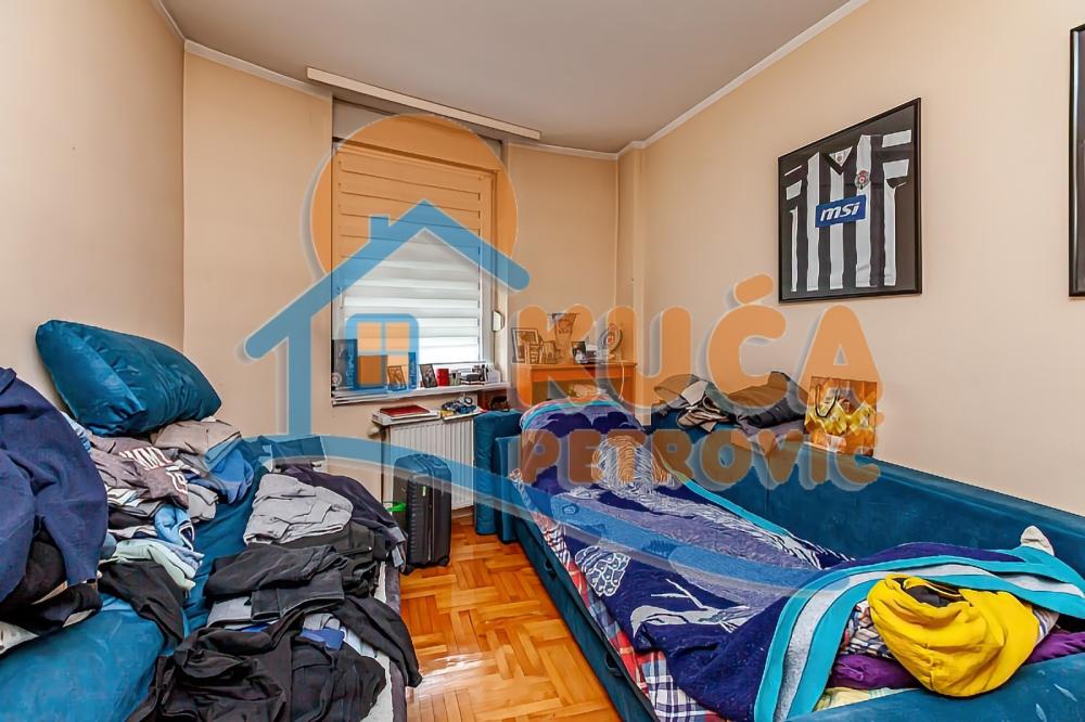 Slika 6 - Stan u zgradi, uknjižen, grejanje na struju, oglas ID p-013929