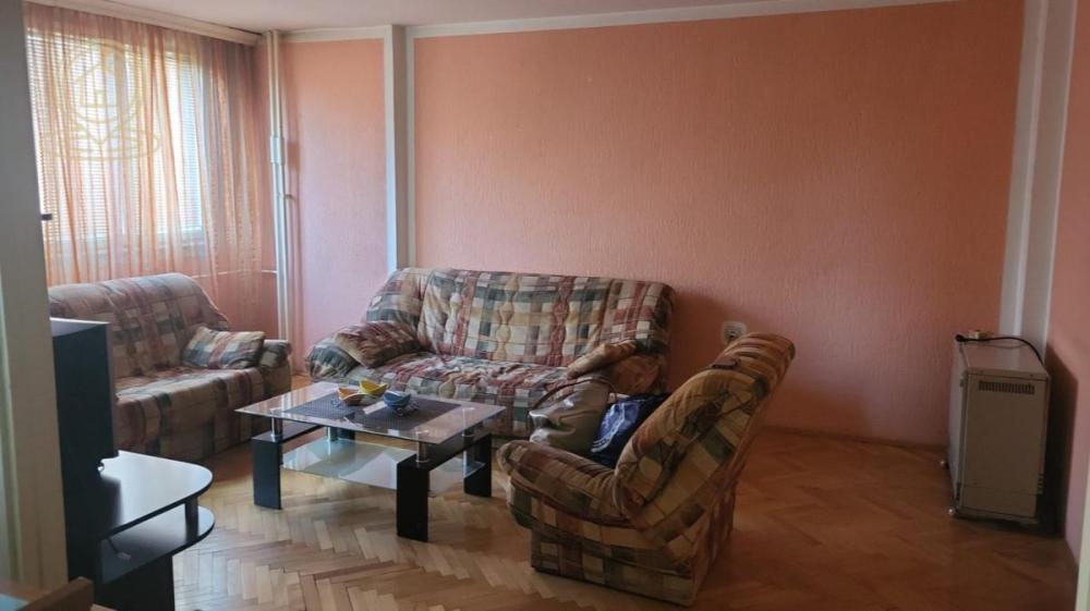 Glavna slika -NA PRODAJU TROSOBAN STAN NA BULEVARU NEMANJICA