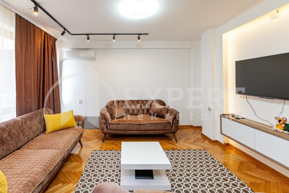 Glavna slika -Stan u zgradi, uknjižen, grejanje na struju, oglas ID p-05044