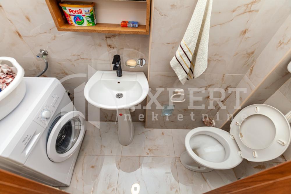 Slika 9 - Stan u zgradi, uknjižen, grejanje na struju, oglas ID p-05044