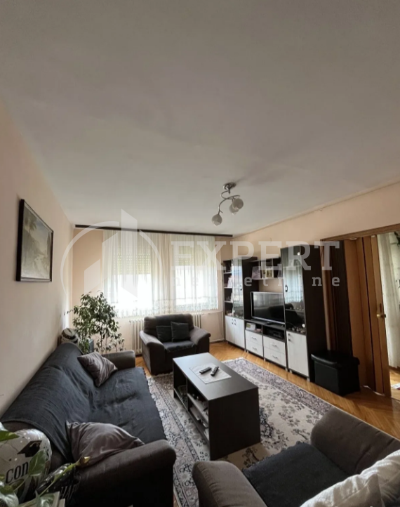 Slika 1 - Stan u zgradi, uknjižen, centralno grejanje, oglas ID p-013966