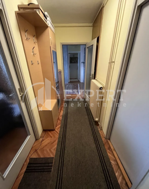 Slika 4 - Stan u zgradi, uknjižen, centralno grejanje, oglas ID p-013966