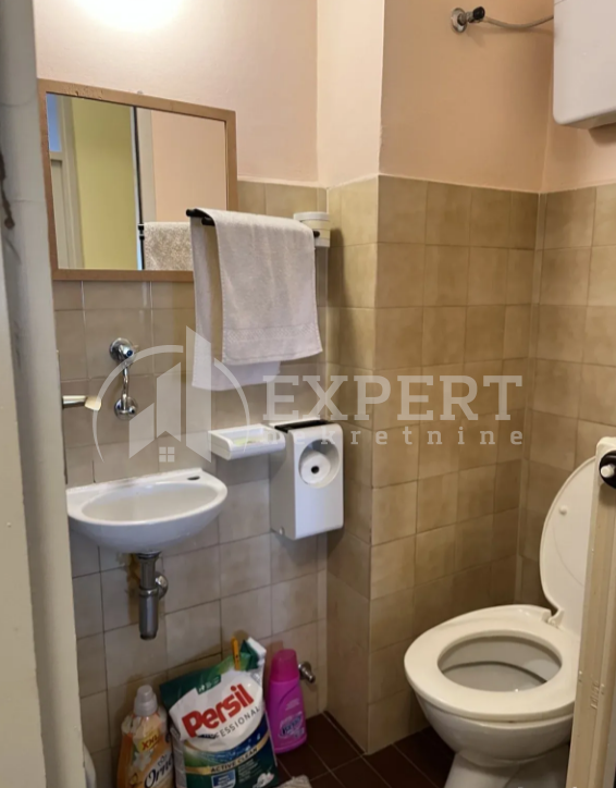 Slika 5 - Stan u zgradi, uknjižen, centralno grejanje, oglas ID p-013966