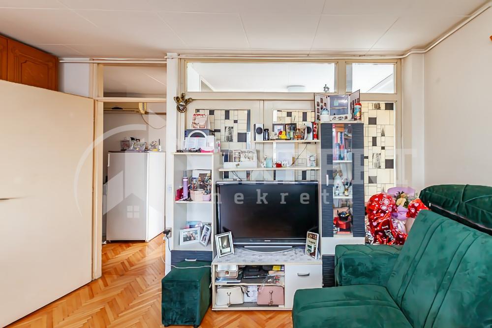 Slika 2 - Stan u zgradi, centralno grejanje, oglas ID p-013967