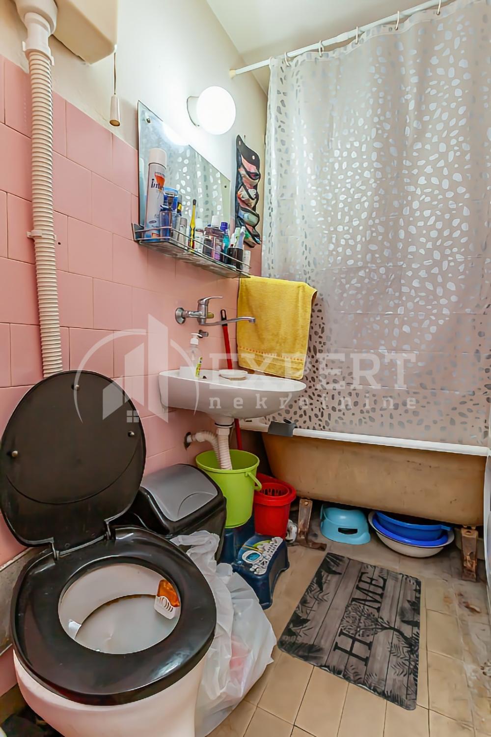 Slika 10 - Stan u zgradi, centralno grejanje, oglas ID p-013967