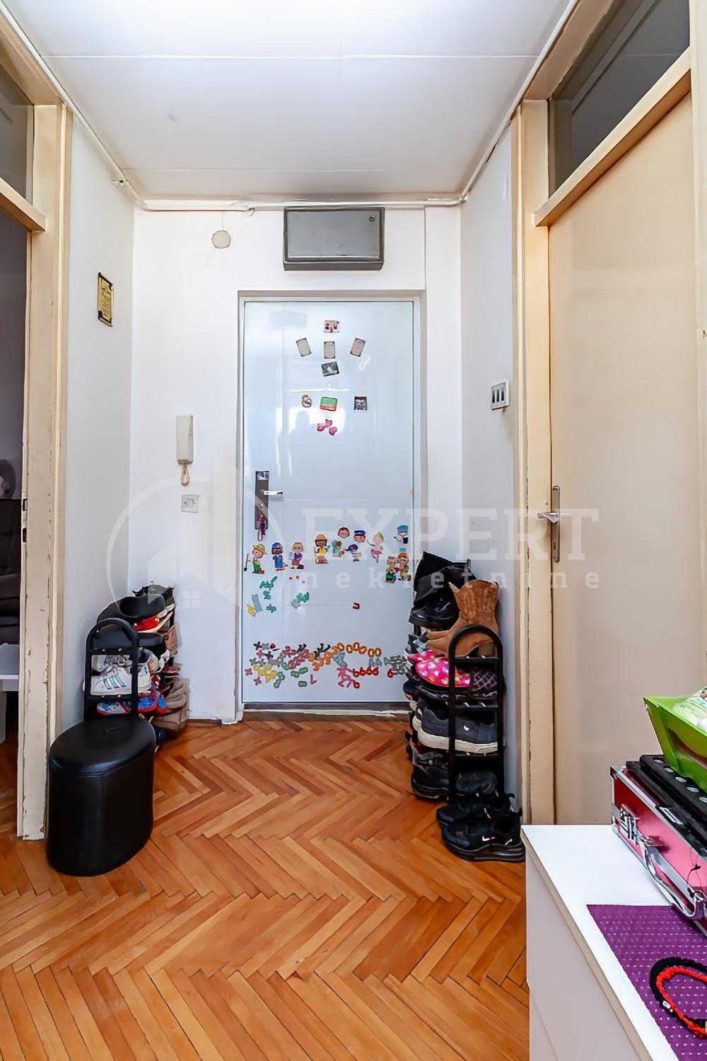 Slika 3 - Stan u zgradi, centralno grejanje, oglas ID p-013967