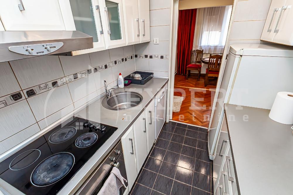 Slika 6 - Stan u zgradi, uknjižen, centralno grejanje, oglas ID p-013984