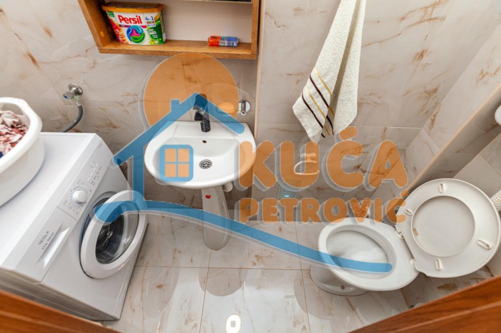 Slika 9 - Stan u zgradi, uknjižen, grejanje na struju, oglas ID p-05044