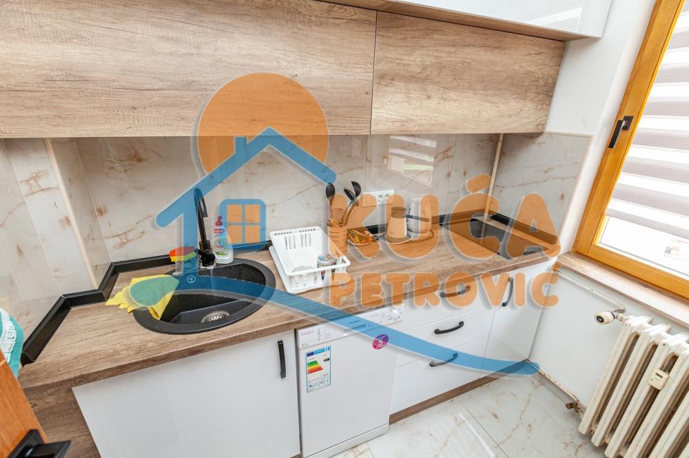 Slika 5 - Stan u zgradi, uknjižen, grejanje na struju, oglas ID p-05044