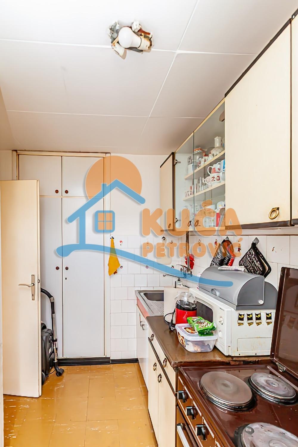 Slika 9 - Stan u zgradi, centralno grejanje, oglas ID p-013967