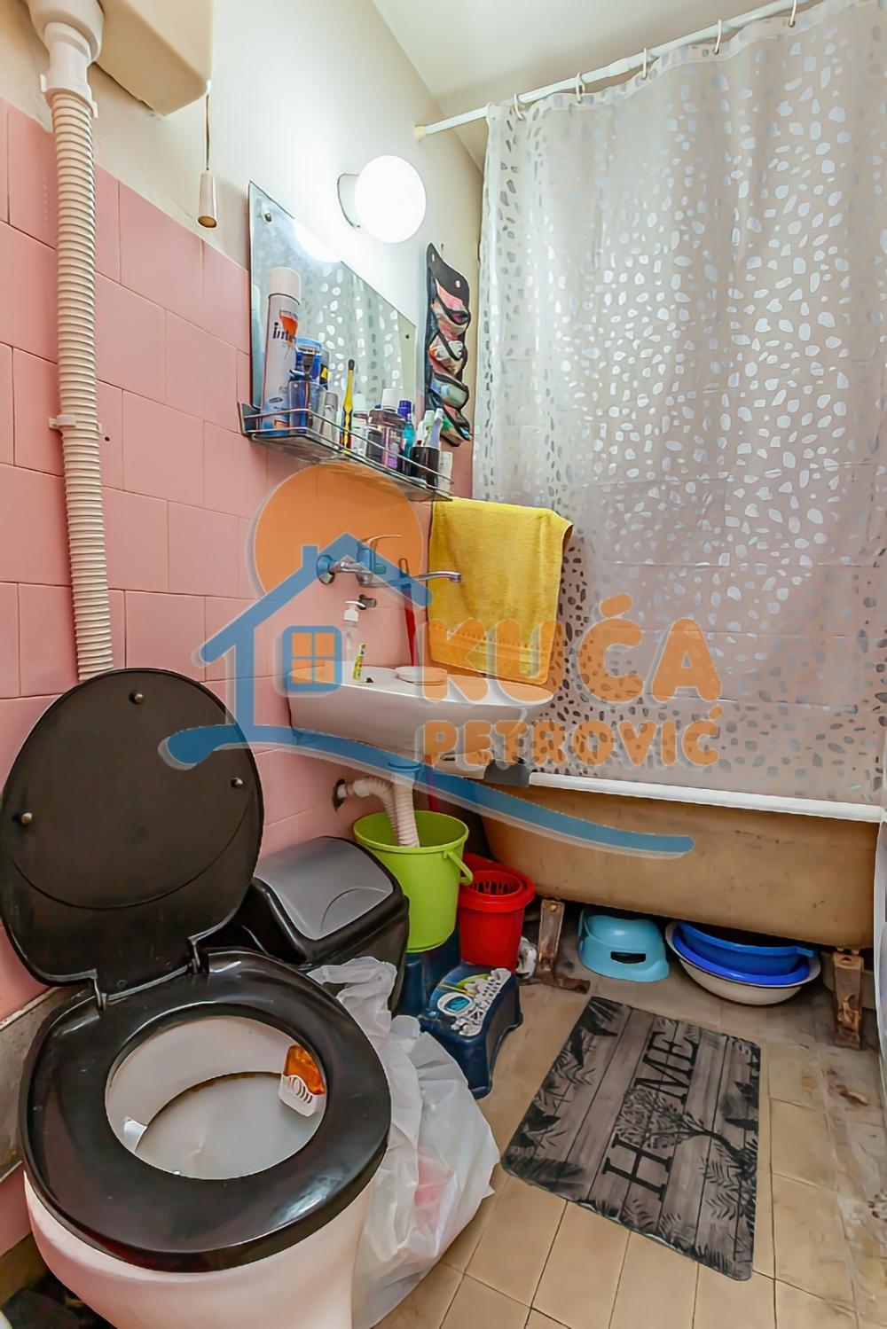 Slika 10 - Stan u zgradi, centralno grejanje, oglas ID p-013967