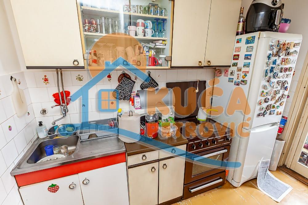 Slika 8 - Stan u zgradi, centralno grejanje, oglas ID p-013967