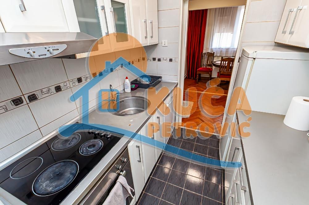 Slika 6 - Stan u zgradi, uknjižen, centralno grejanje, oglas ID p-013984