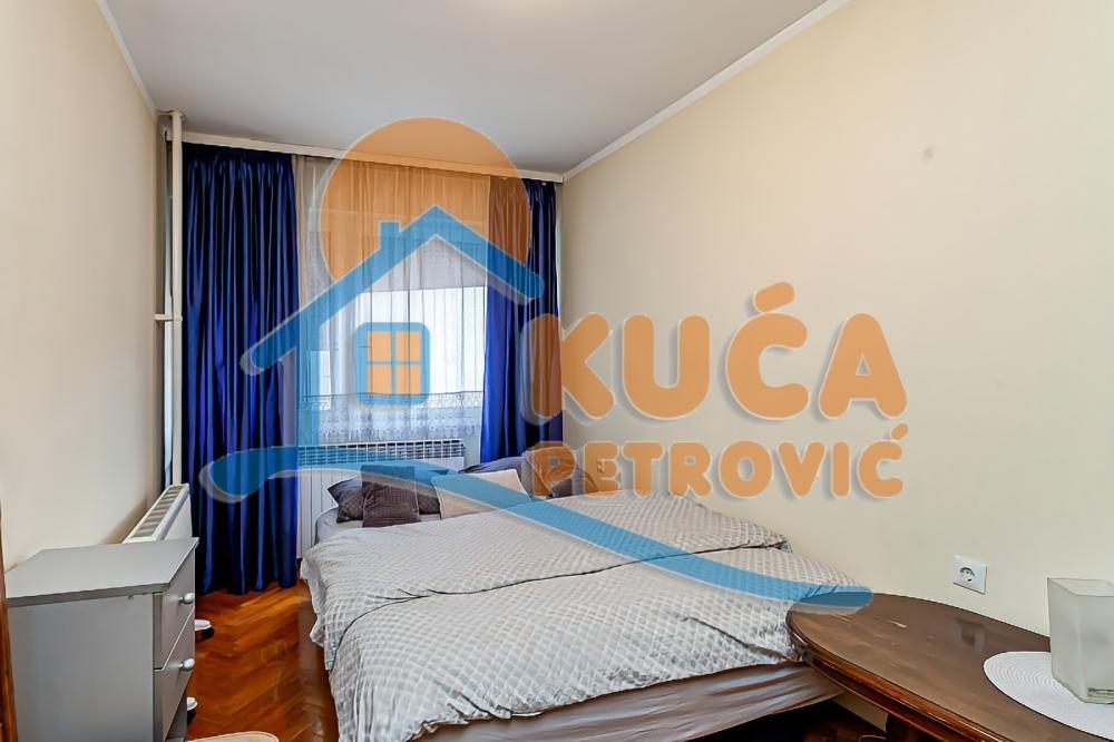 Slika 11 - Stan u zgradi, uknjižen, centralno grejanje, oglas ID p-013984