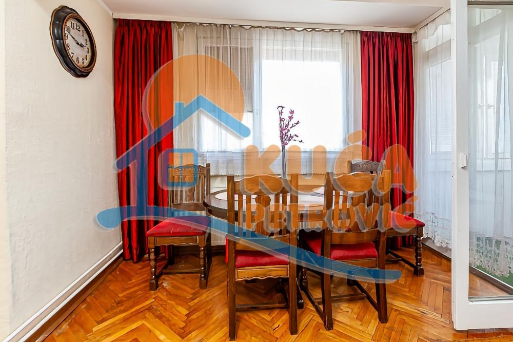 Slika 4 - Stan u zgradi, uknjižen, centralno grejanje, oglas ID p-013984