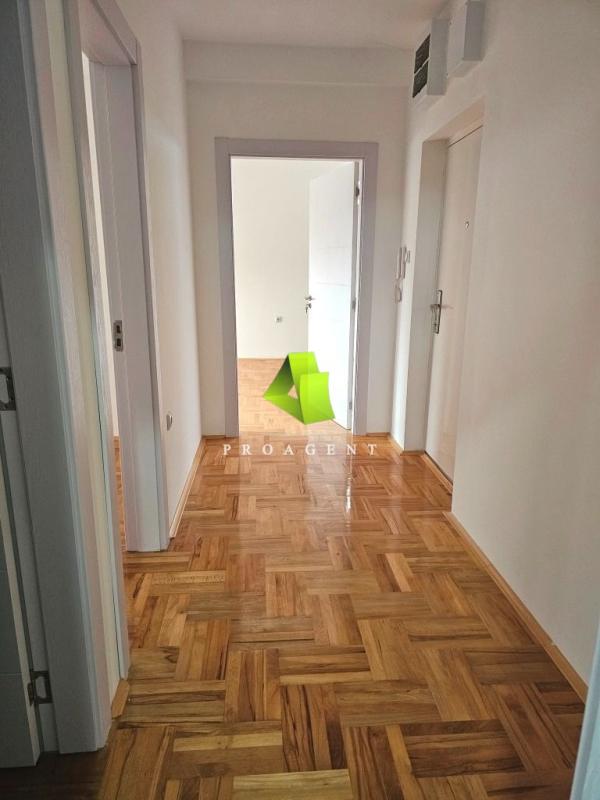 Slika 4 - Useljiv dvoiposoban stan u novogradnji u blizini Pantelejske crkve ID#6497