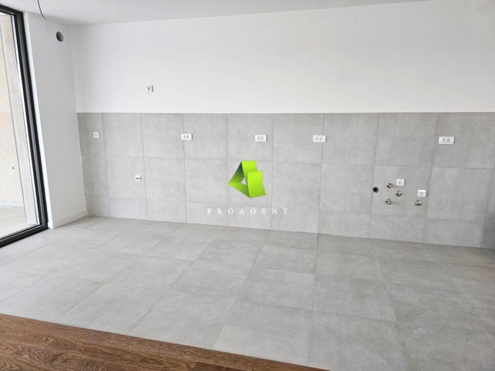 Slika 1 - Penthaus u modernom stambenom komplesku na Bulevaru Nemanjića ID#6285