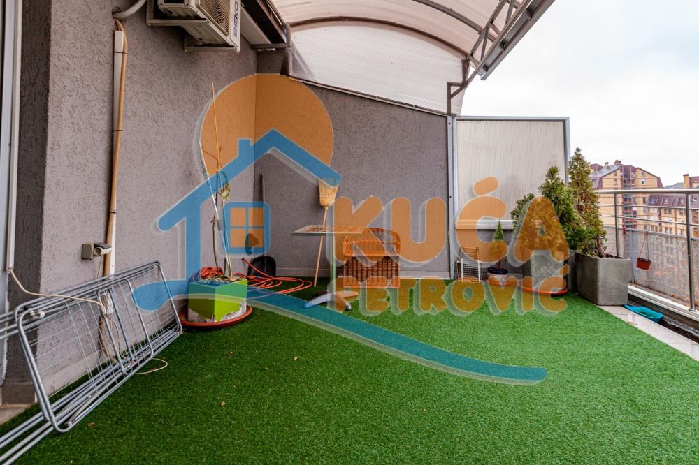 Slika 2 - Stan u zgradi, uknjižen, centralno grejanje, oglas ID p-04806