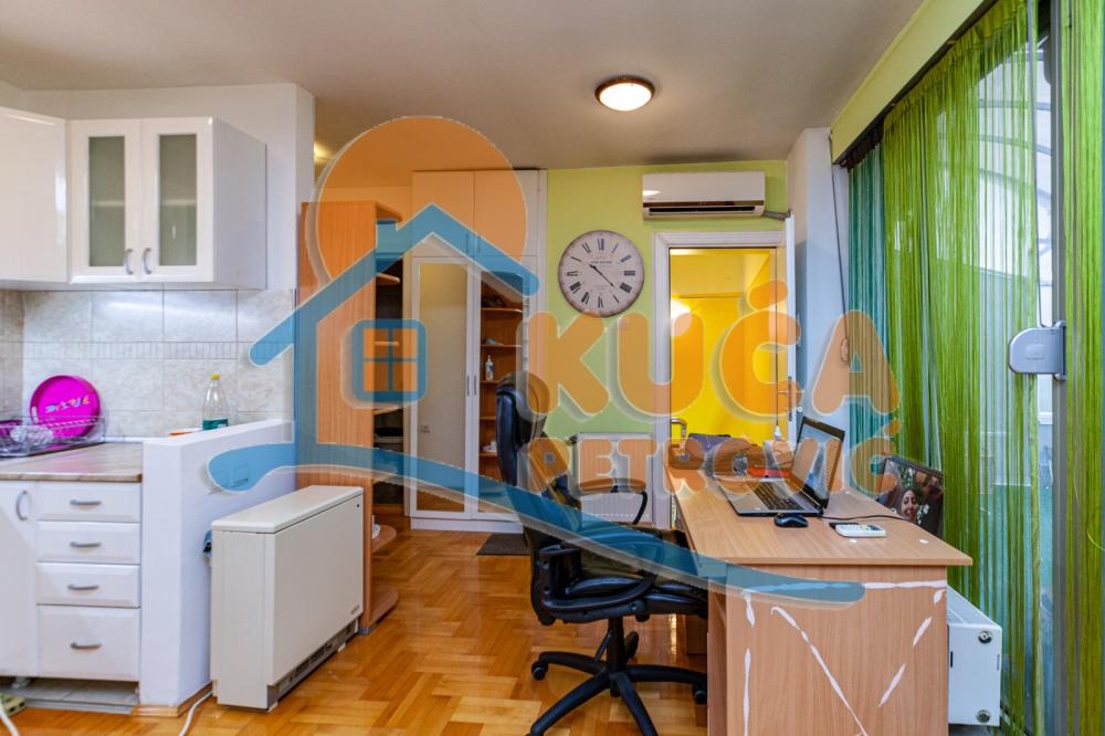 Slika 6 - Stan u zgradi, uknjižen, centralno grejanje, oglas ID p-04806