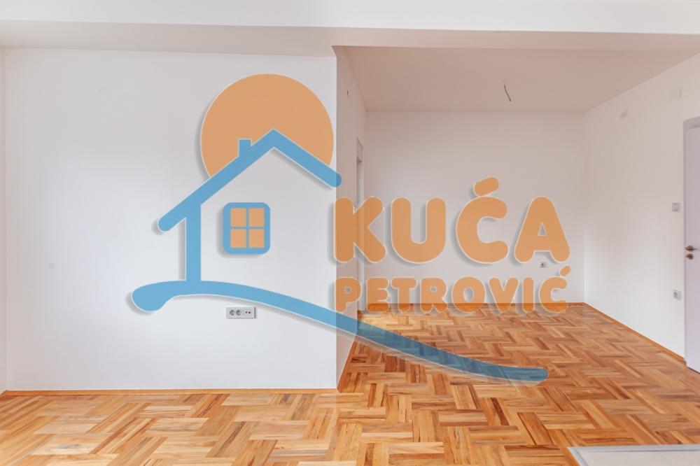 Slika 2 - Stan u zgradi, oglas ID p-08586