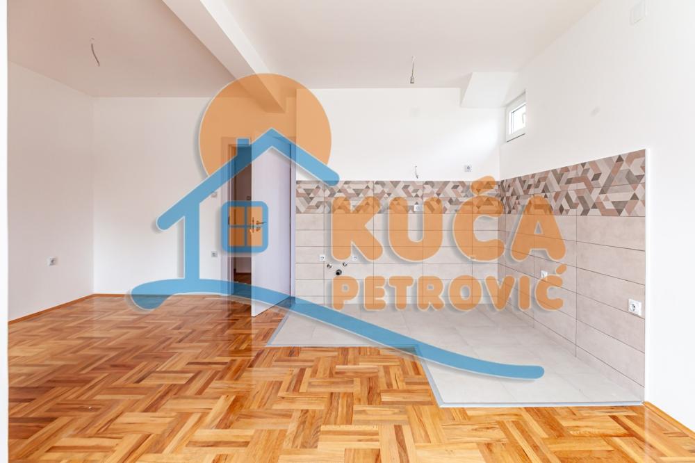 Slika 1 - Stan u zgradi, oglas ID p-08586