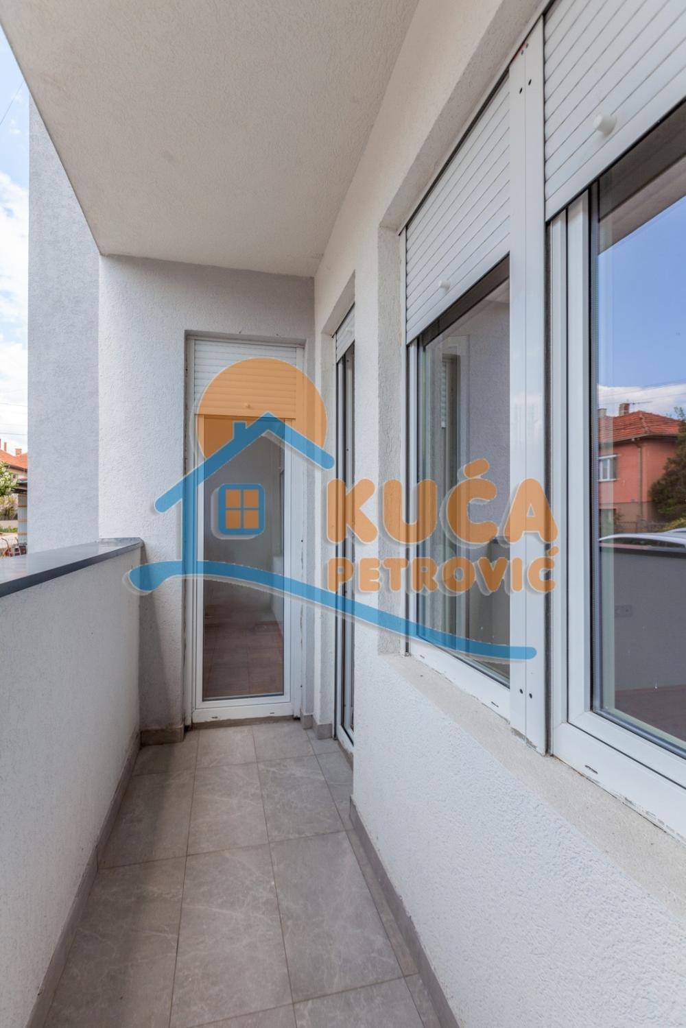 Slika 3 - Stan u zgradi, oglas ID p-08590