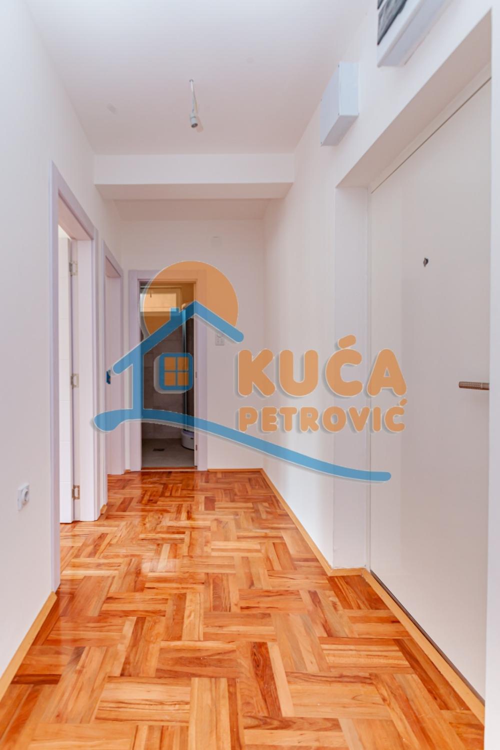 Slika 4 - Stan u zgradi, oglas ID p-08590