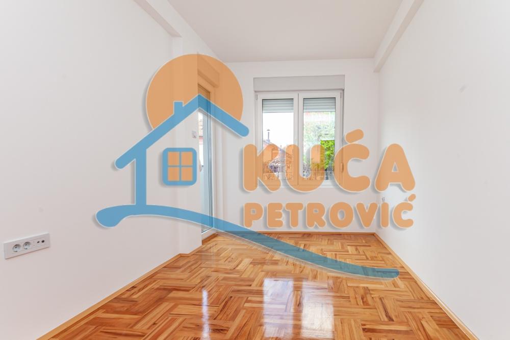 Slika 10 - Stan u zgradi, oglas ID p-08590