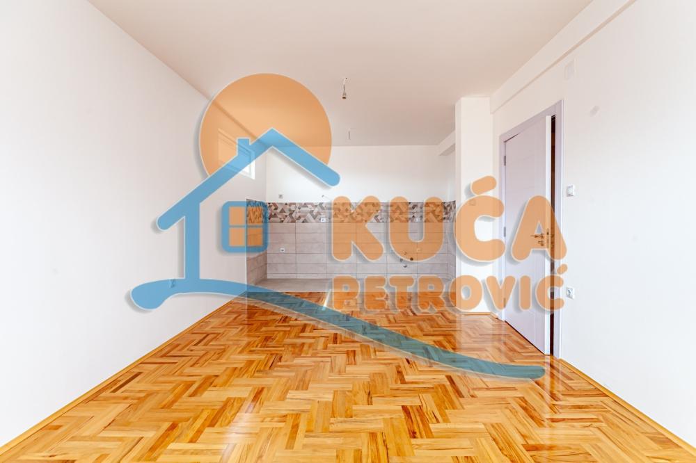 Glavna slika -Stan u zgradi, oglas ID p-08592