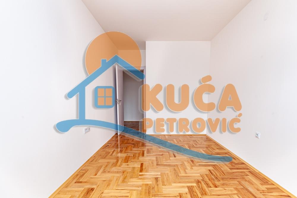 Slika 8 - Stan u zgradi, oglas ID p-08592