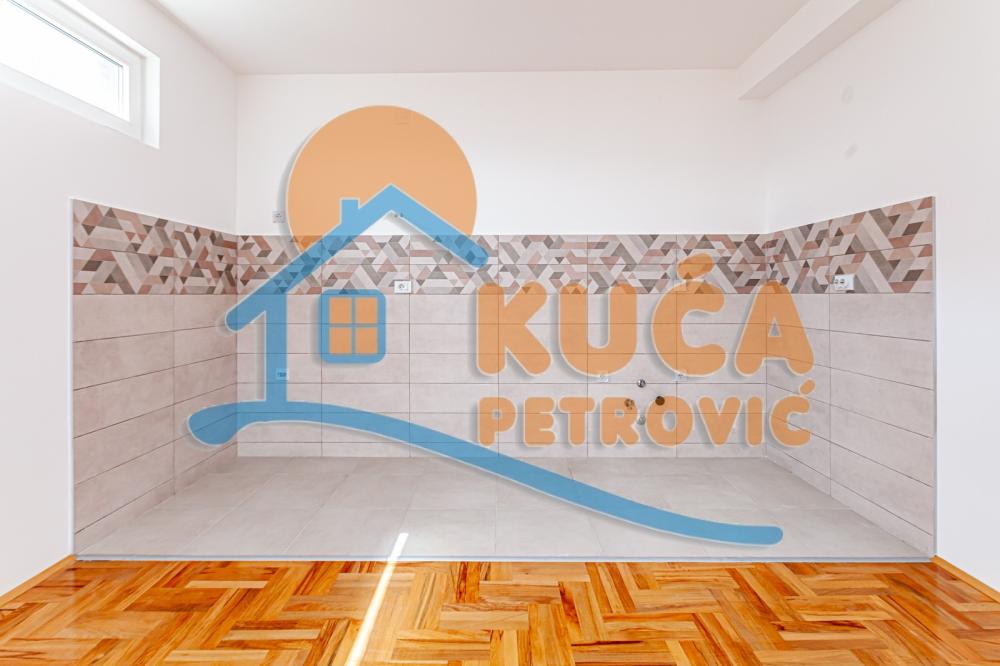 Slika 1 - Stan u zgradi, oglas ID p-08592