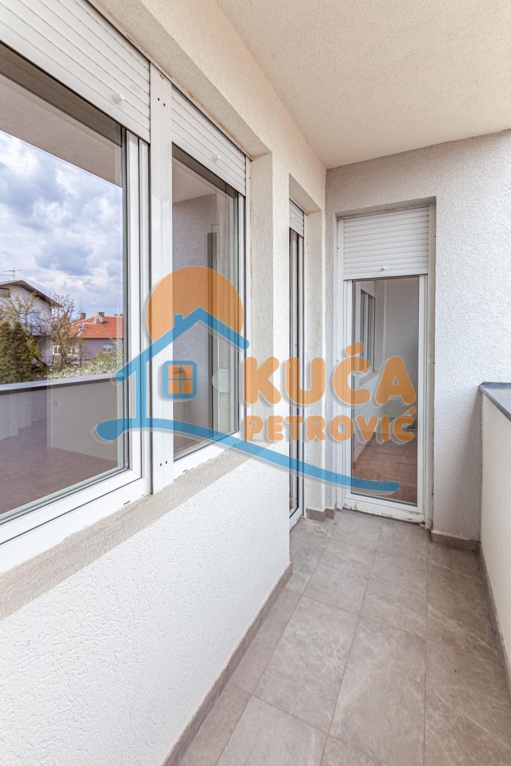 Slika 3 - Stan u zgradi, oglas ID p-08592