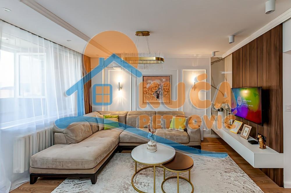 Glavna slika -Stan u zgradi, uknjižen, centralno grejanje, oglas ID p-014071