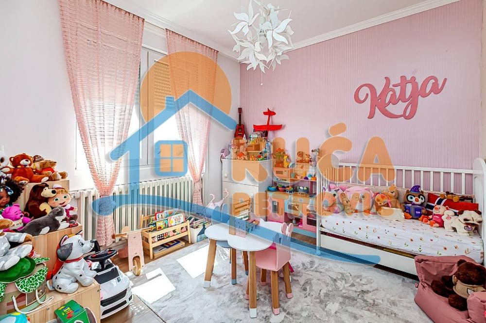 Slika 3 - Stan u zgradi, uknjižen, centralno grejanje, oglas ID p-014071