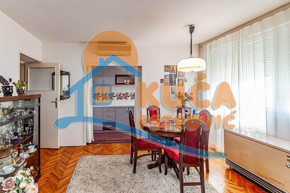 Slika 4 - Stan u zgradi, uknjižen, grejanje na struju, oglas ID p-014112