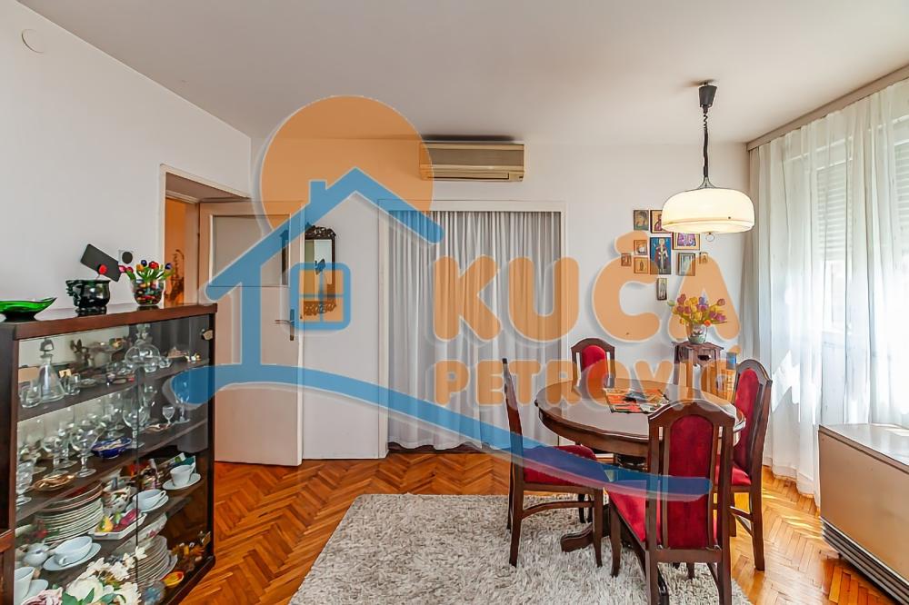 Slika 3 - Stan u zgradi, uknjižen, grejanje na struju, oglas ID p-014112