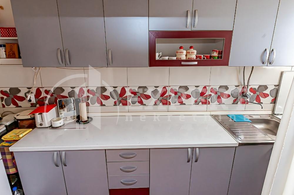 Slika 6 - Stan u zgradi, uknjižen, grejanje na struju, oglas ID p-014112